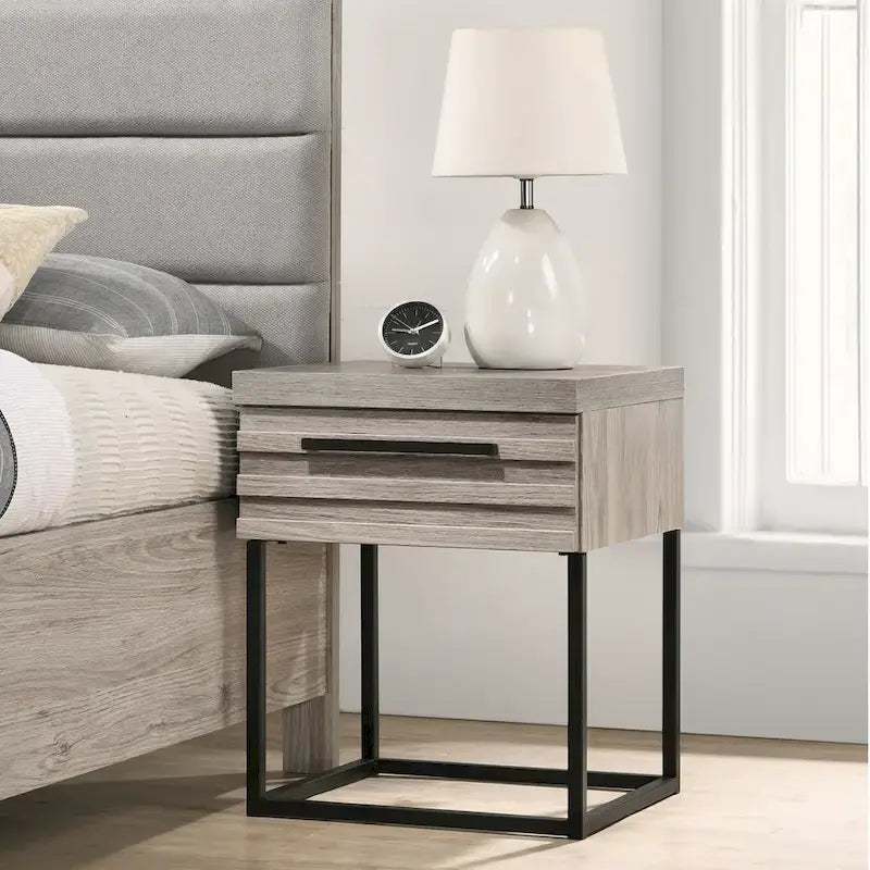 Set camera da letto in legno imbottito a 3 pezzi, letto a pannello e due comodini, grigio anticato