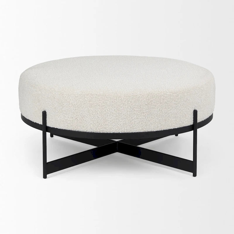 Pouf rotondo Amelia in tessuto bouclé crema con struttura in metallo nero