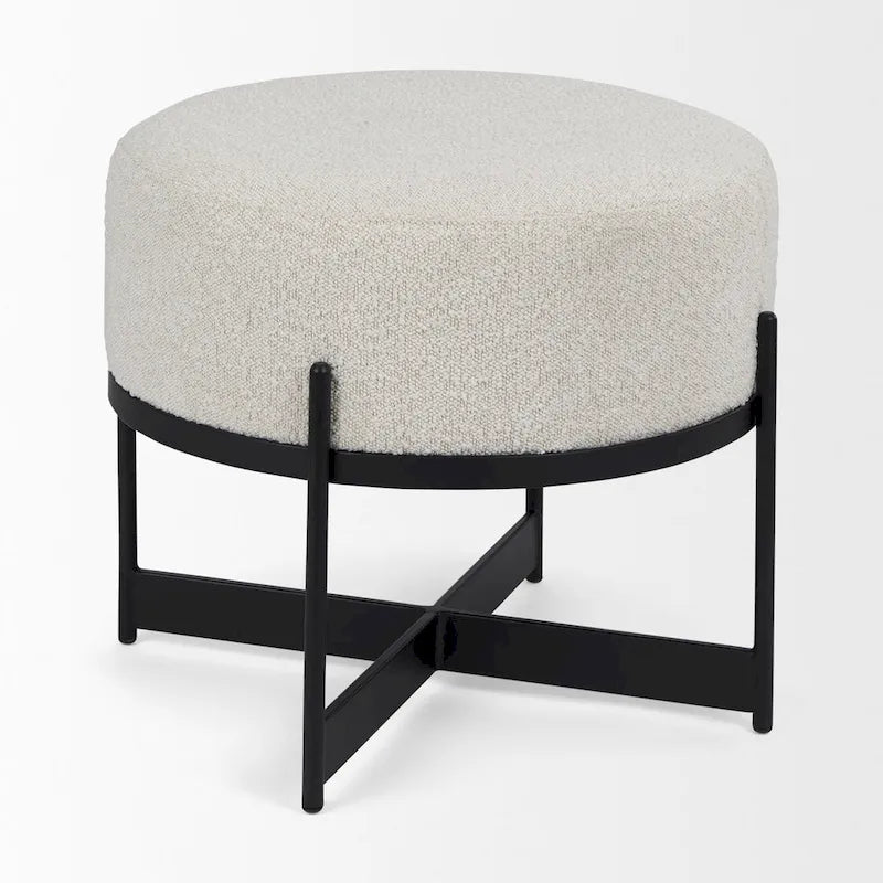 Pouf rotondo Amelia in tessuto bouclé crema con struttura in metallo nero