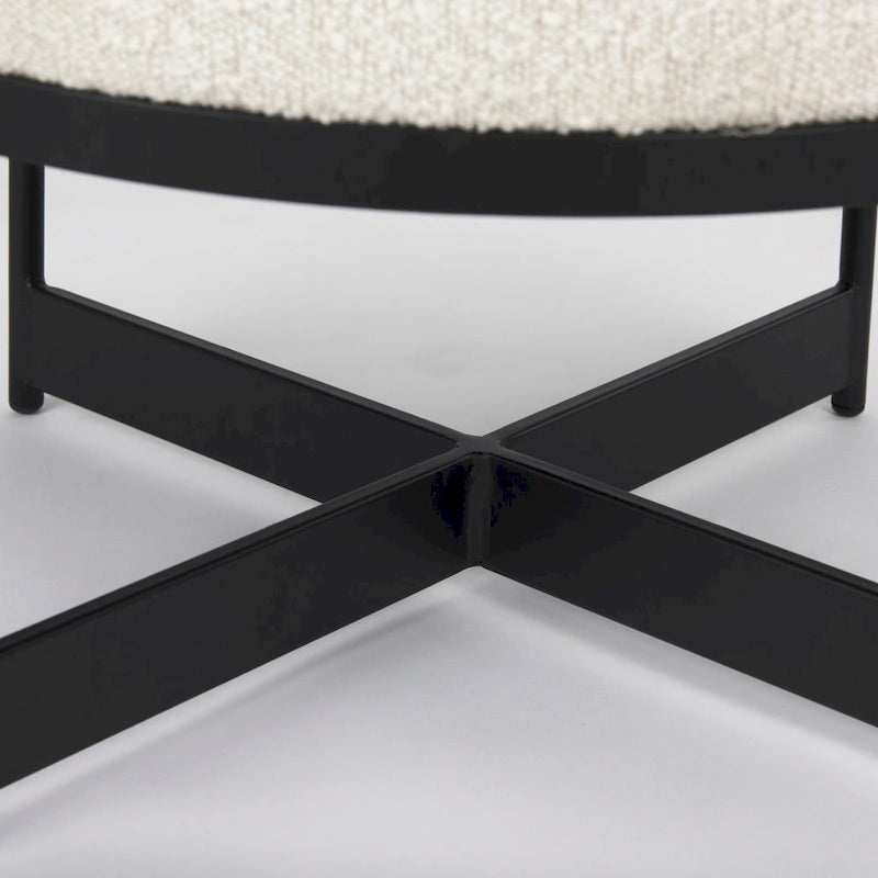 Pouf rotondo Amelia in tessuto bouclé crema con struttura in metallo nero